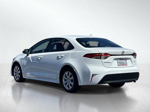 Ice 2025 Toyota Corolla LE
