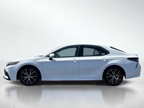 Ice 2024 Toyota Camry SE