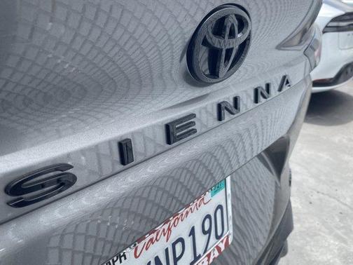 Metal 2026 Toyota Sienna XSE 7 Passenger