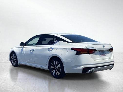 White 2019 Nissan Altima 2.5 SL