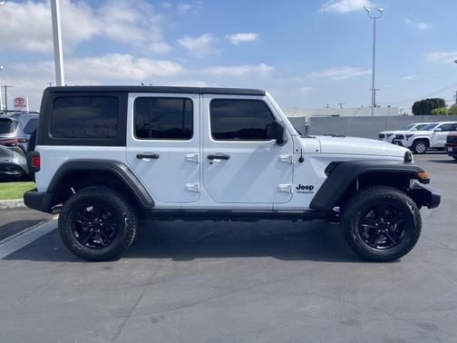 Bright White Clearcoat 2021 Jeep Wrangler Unlimited Sport Altitude