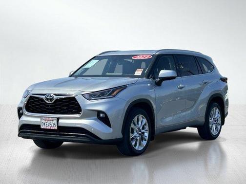 Celestial Silver Metallic 2024 Toyota Highlander Limited