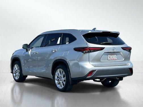 Celestial Silver Metallic 2024 Toyota Highlander Limited
