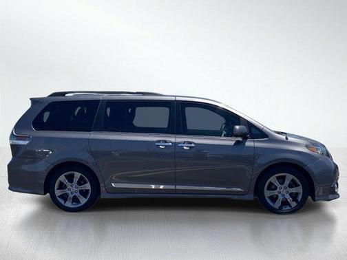 Predawn Gray Mica 2014 Toyota Sienna SE