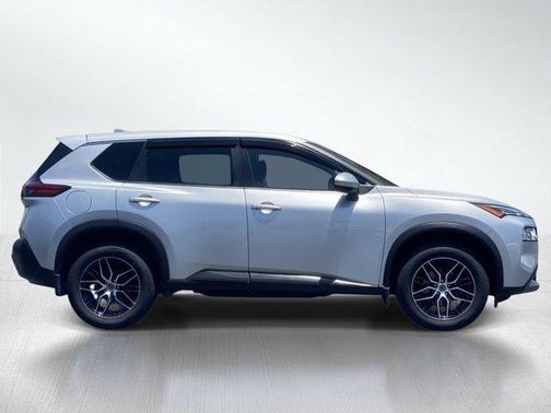 Brilliant Silver Metallic 2023 Nissan Rogue SV