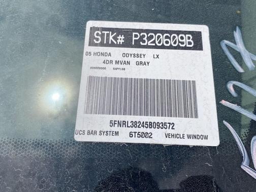 Silver Pearl Metallic 2005 Honda Odyssey LX