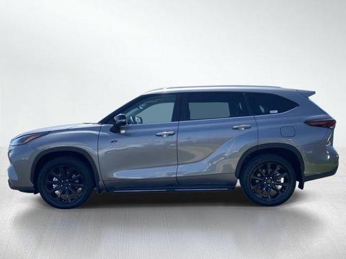 Metal 2026 Toyota Highlander XLE