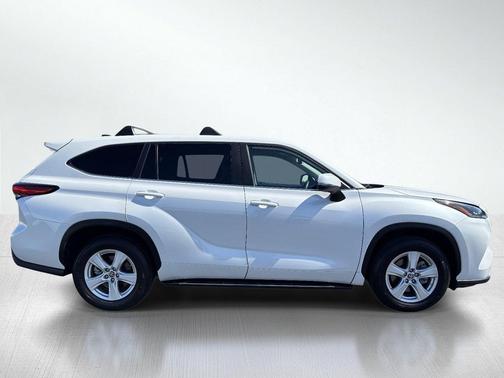 Wind Chill Pearl 2023 Toyota Highlander L