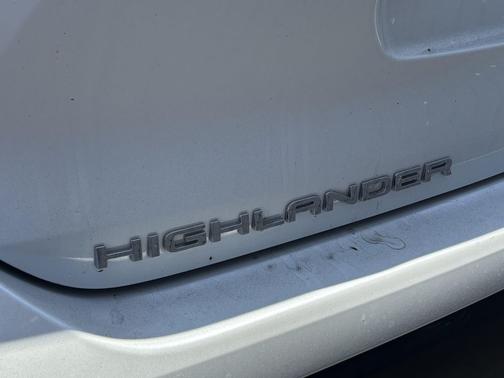 Wind Chill Pearl 2023 Toyota Highlander L