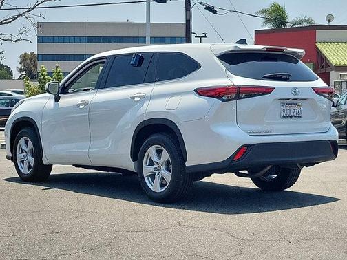 Wind Chill Pearl 2023 Toyota Highlander L
