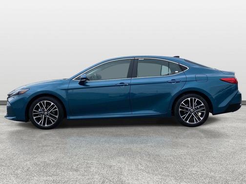 0795 2026 Toyota Camry XLE