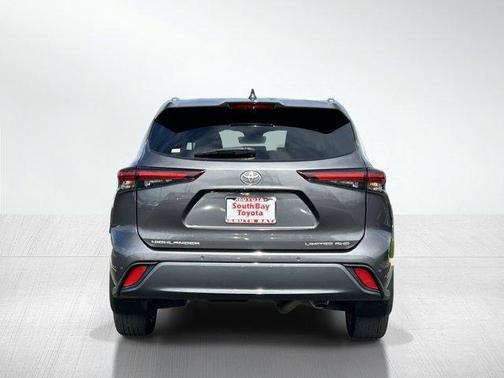 Magnetic Gray Metallic 2024 Toyota Highlander Limited