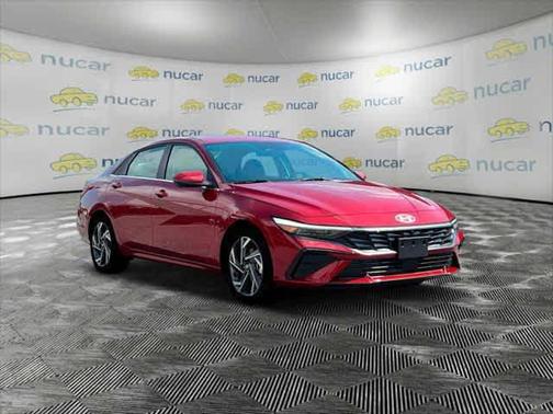 2025 Hyundai ELANTRA Limited