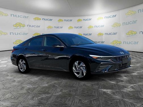 2025 Hyundai ELANTRA HEV SEL