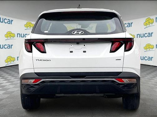 2023 Hyundai TUCSON SE