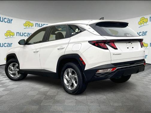 2023 Hyundai TUCSON SE