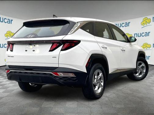 2023 Hyundai TUCSON SE