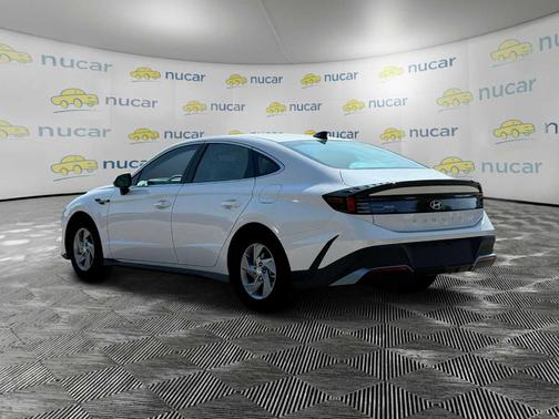 2025 Hyundai SONATA SE