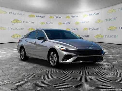 2025 Hyundai ELANTRA HEV SEL