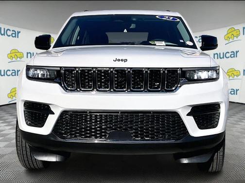 2023 Jeep Grand Cherokee Laredo