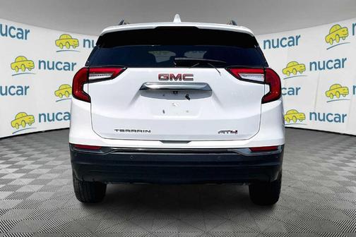 2022 GMC Terrain AT4