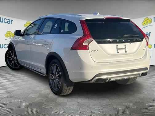 2016 Volvo V60 Cross Country T5