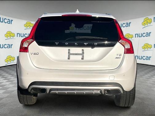 2016 Volvo V60 Cross Country T5