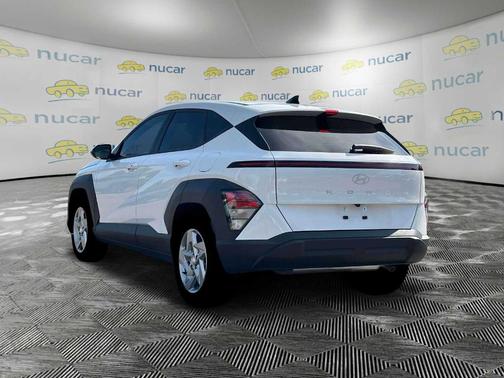 2026 Hyundai KONA SE