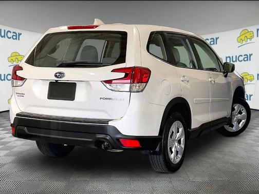 Crystal White Pearl 2023 Subaru Forester