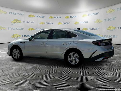 2025 Hyundai SONATA SE