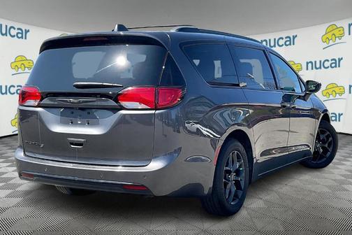 2019 Chrysler Pacifica Touring-L