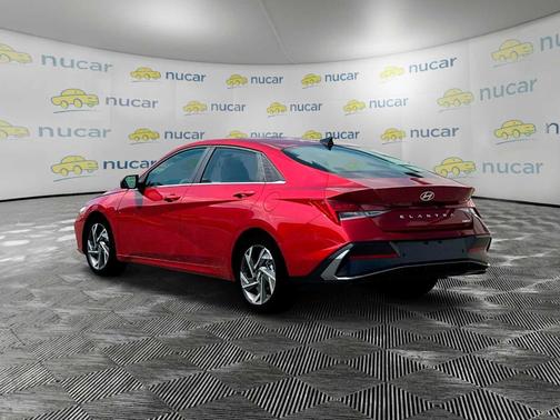 2025 Hyundai ELANTRA Limited