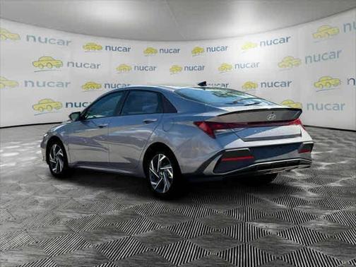 2025 Hyundai ELANTRA HEV SEL