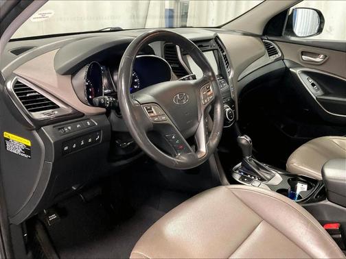 2016 Hyundai SANTA FE SE