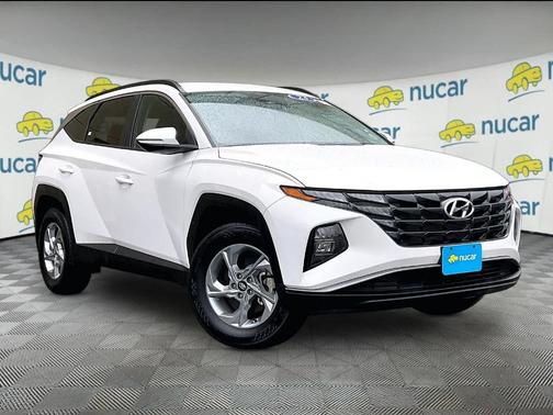 White 2023 Hyundai TUCSON SEL