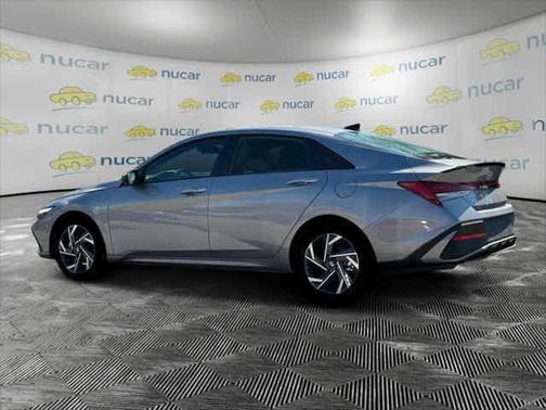 2025 Hyundai ELANTRA HEV SEL