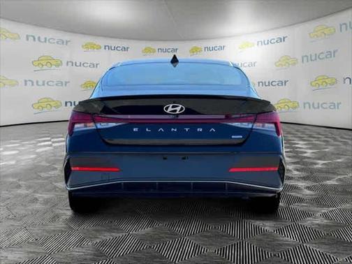 2025 Hyundai ELANTRA HEV SEL