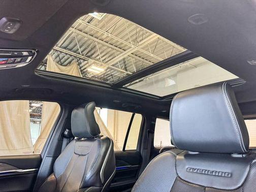 2022 Jeep Grand Cherokee Overland