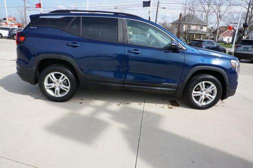 Marine Metallic 2022 GMC Terrain SLE