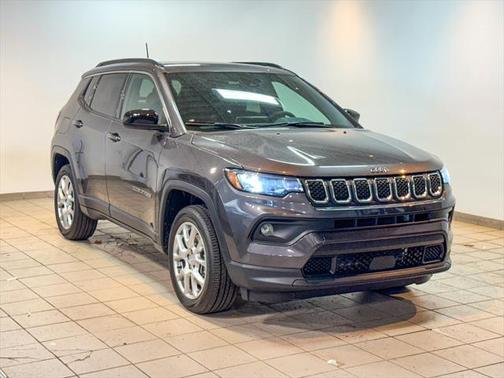 2023 Jeep Compass Latitude Lux
