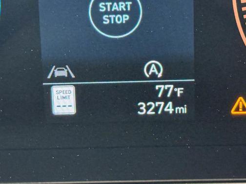 2025 Hyundai KONA SE