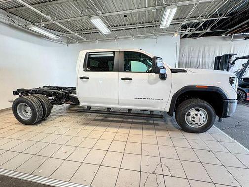 2026 GMC Sierra 3500 Base