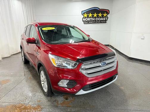 Ruby Red Metallic Tinted Clearcoat 2019 Ford Escape SE