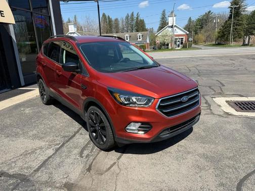 Sedona Orange Metallic 2019 Ford Escape SE