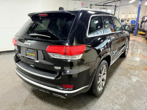 2020 Jeep Grand Cherokee Summit