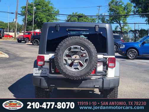 Bright White Clearcoat 2014 Jeep Wrangler Unlimited Rubicon