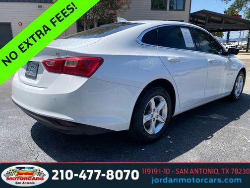 Summit White 2024 Chevrolet Malibu FWD 1LT