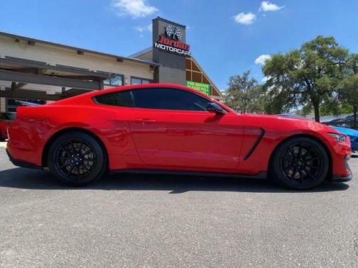 2017 Ford Shelby GT350 Base