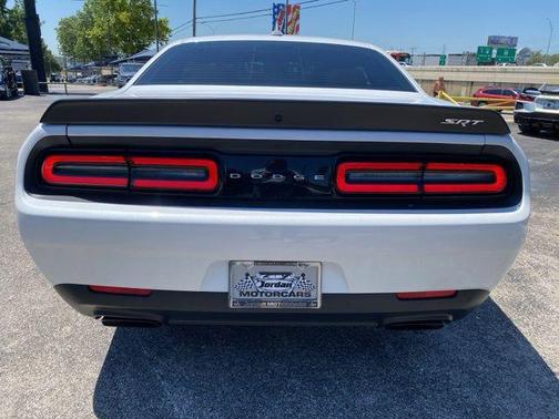Ivory White Tri-Coat Pearl 2016 Dodge Challenger SRT Hellcat