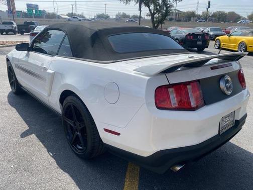 2011 Ford Mustang GT Premium